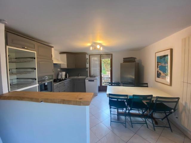 Joli rez-de-villa 80 m2 proche mer, piscine partagée Carqueiranne Exterior foto